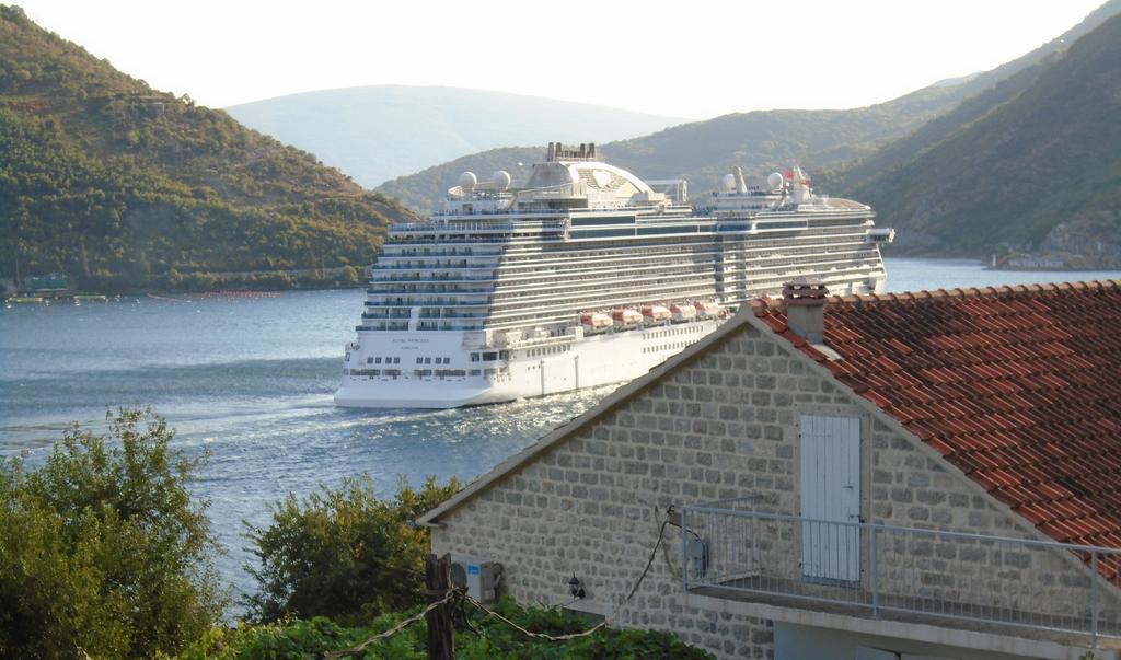 Apartments Jovanovic Perast Bagian luar foto